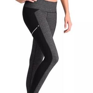 Athleta Women's Black Printed Activewear Ankle Cut Leggings Size 2XS